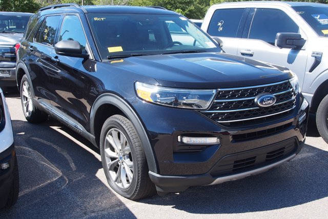 Certified 2023 Ford Explorer XLT w/ Equipment Group 202A AWD/4WD image 2