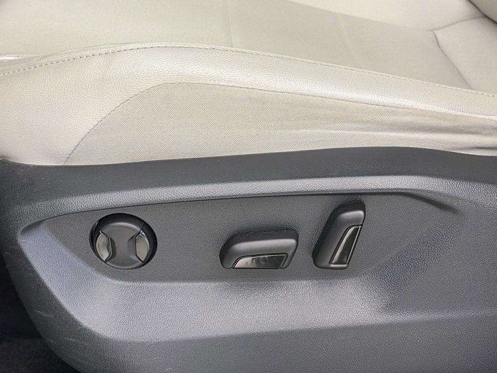 Used 2021 Volkswagen Tiguan SE image 26