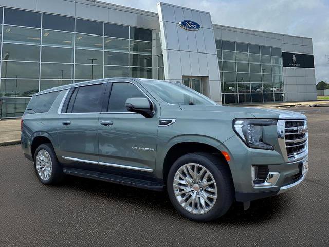 Used 2024 GMC Yukon XL SLT w/ SLT Premium Package image 7