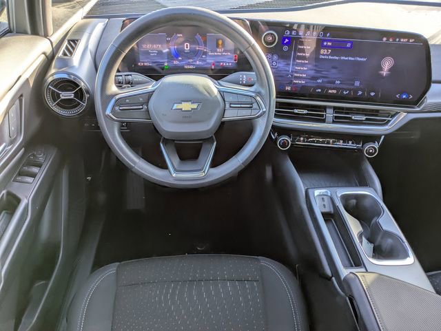 Used 2025 Chevrolet Equinox EV LT image 16