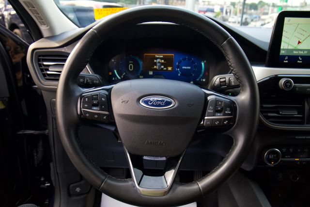 Certified 2021 Ford Escape SEL w/ Technology Package AWD/4WD image 18