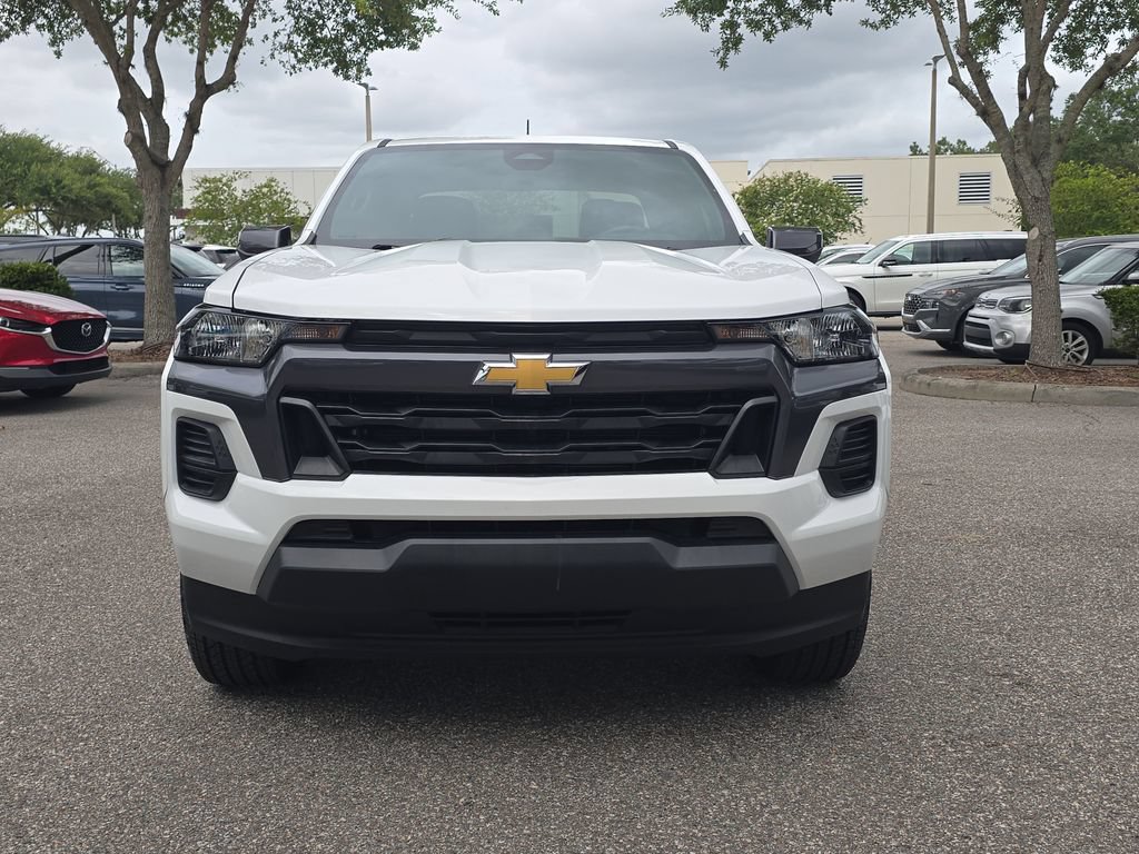Used 2024 Chevrolet Colorado LT RWD image 2