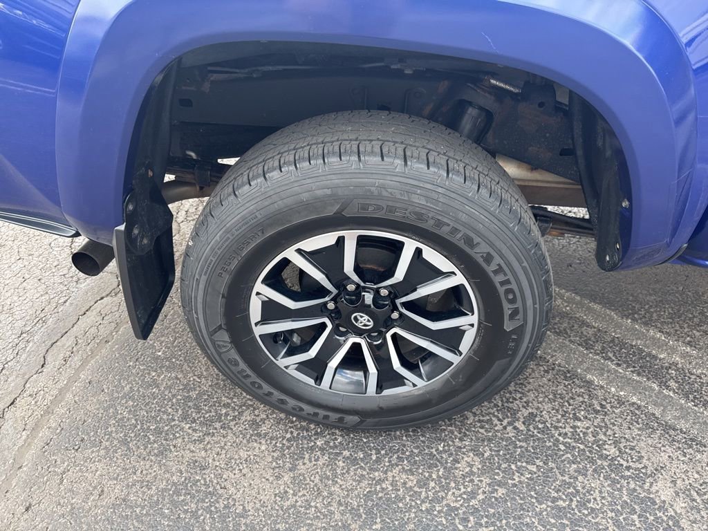 Used 2022 Toyota Tacoma TRD Sport w/ Technology Package AWD/4WD image 45