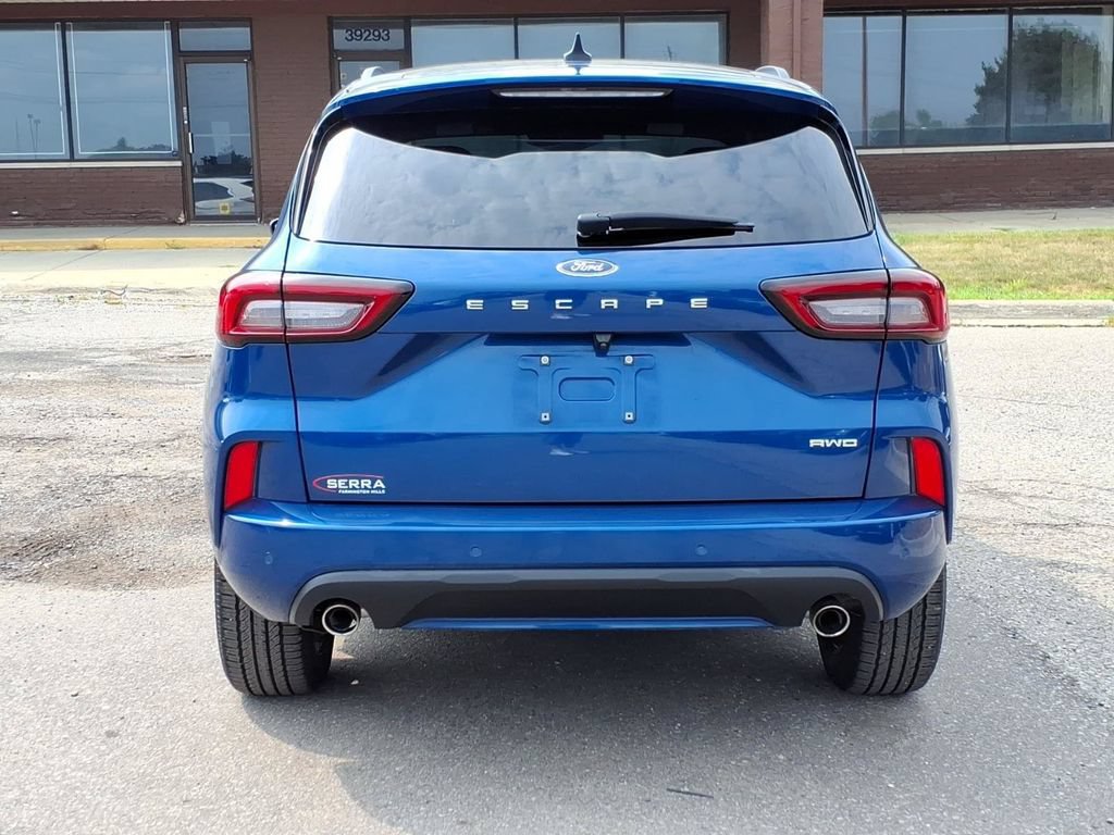 Certified 2023 Ford Escape ST-Line Elite AWD/4WD image 4