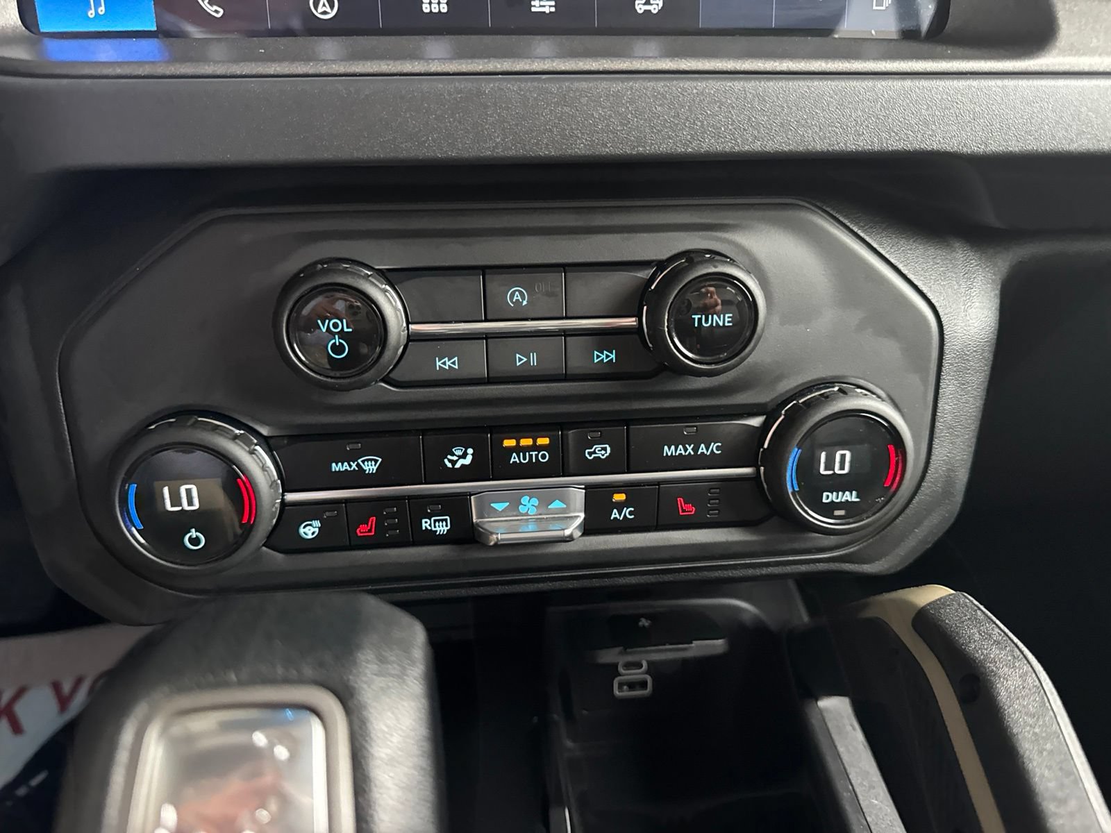 Certified 2026 Ford Bronco Badlands AWD/4WD image 32