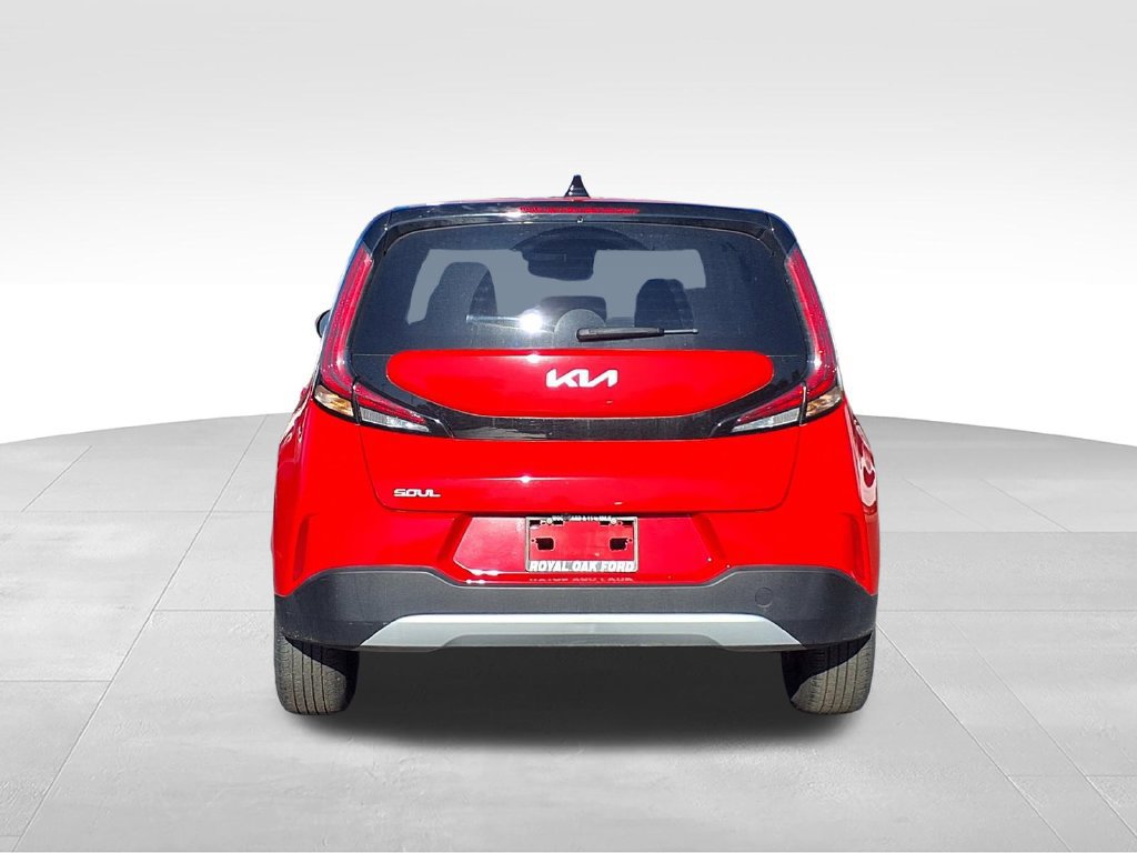 Used 2024 Kia Soul LX FWD image 5