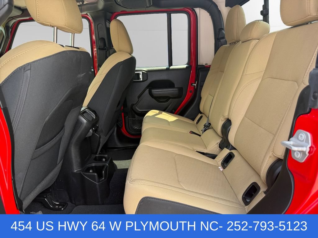 Used 2022 Jeep Gladiator Sport AWD/4WD image 13