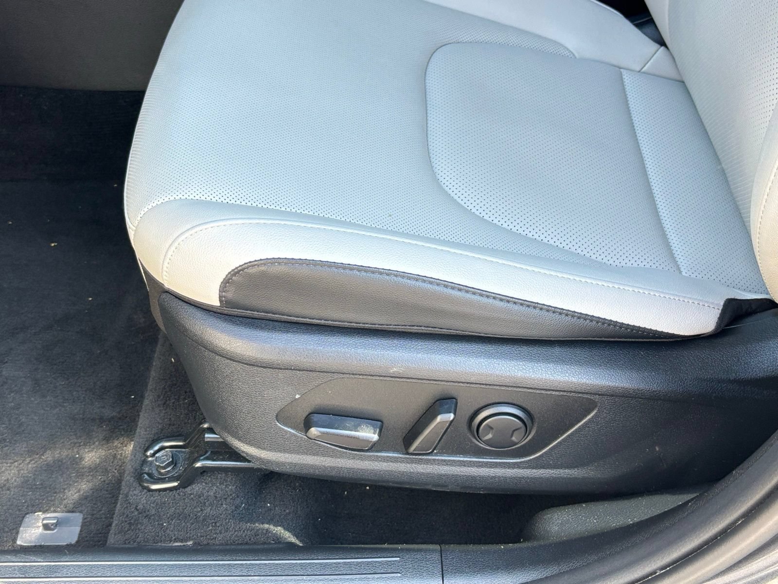 Used 2025 Kia Sportage EX FWD image 20