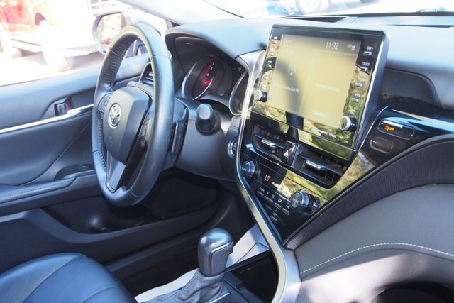 Used 2022 Toyota Camry XSE FWD image 10