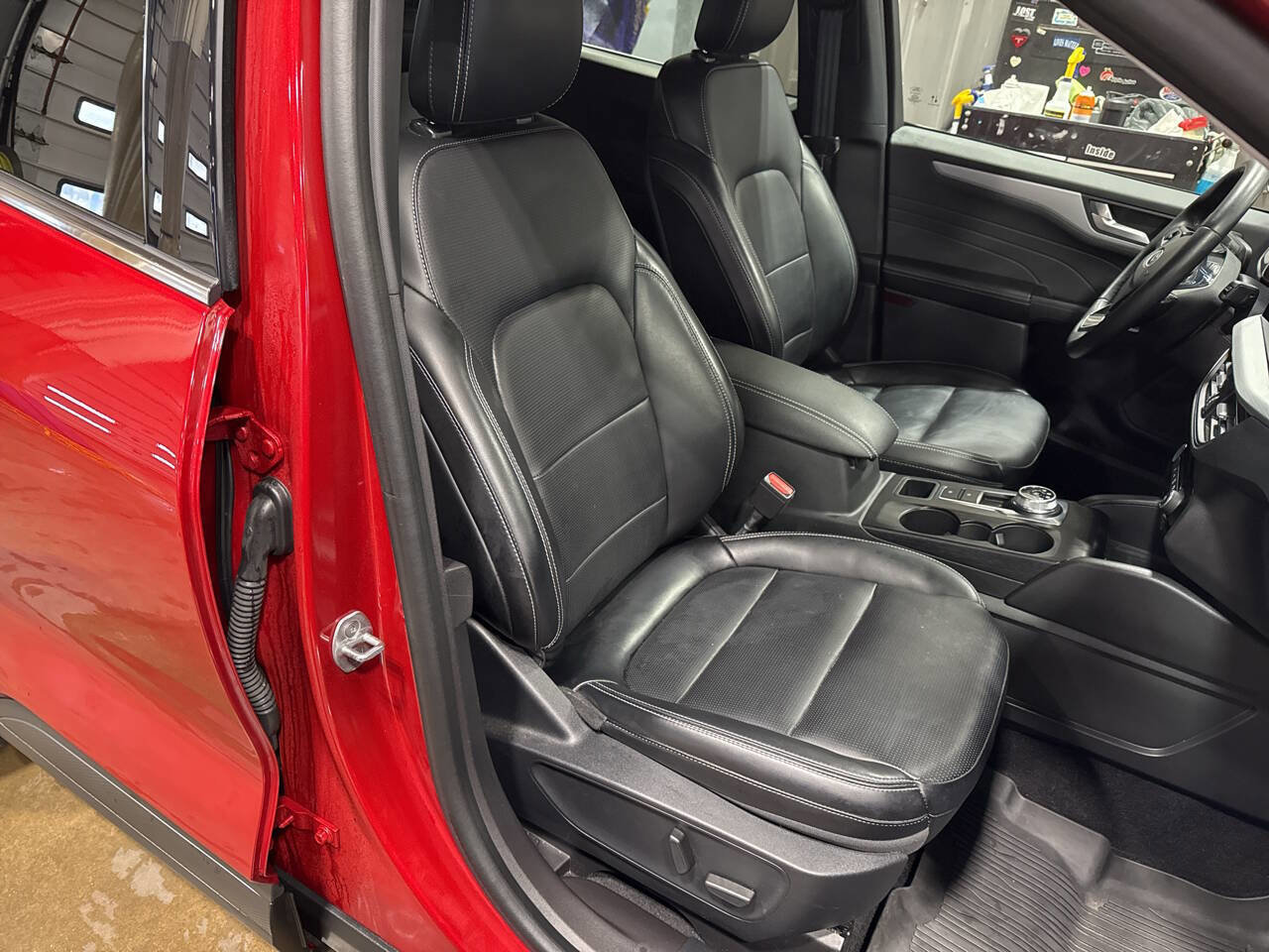 Certified 2024 Ford Escape Platinum image 21