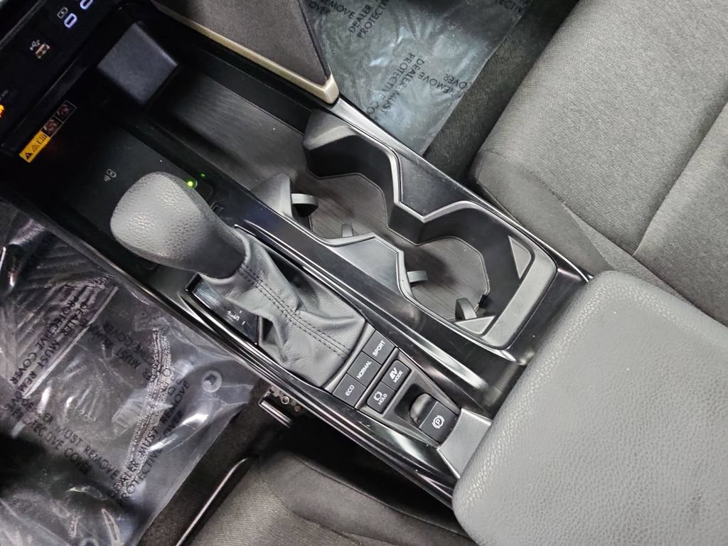 Used 2025 Toyota Camry LE FWD image 20