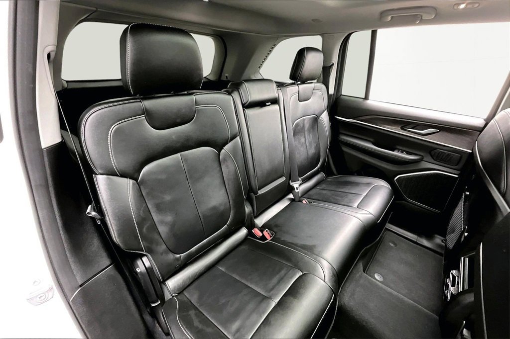 Used 2022 Jeep Grand Cherokee Limited 4xe image 27