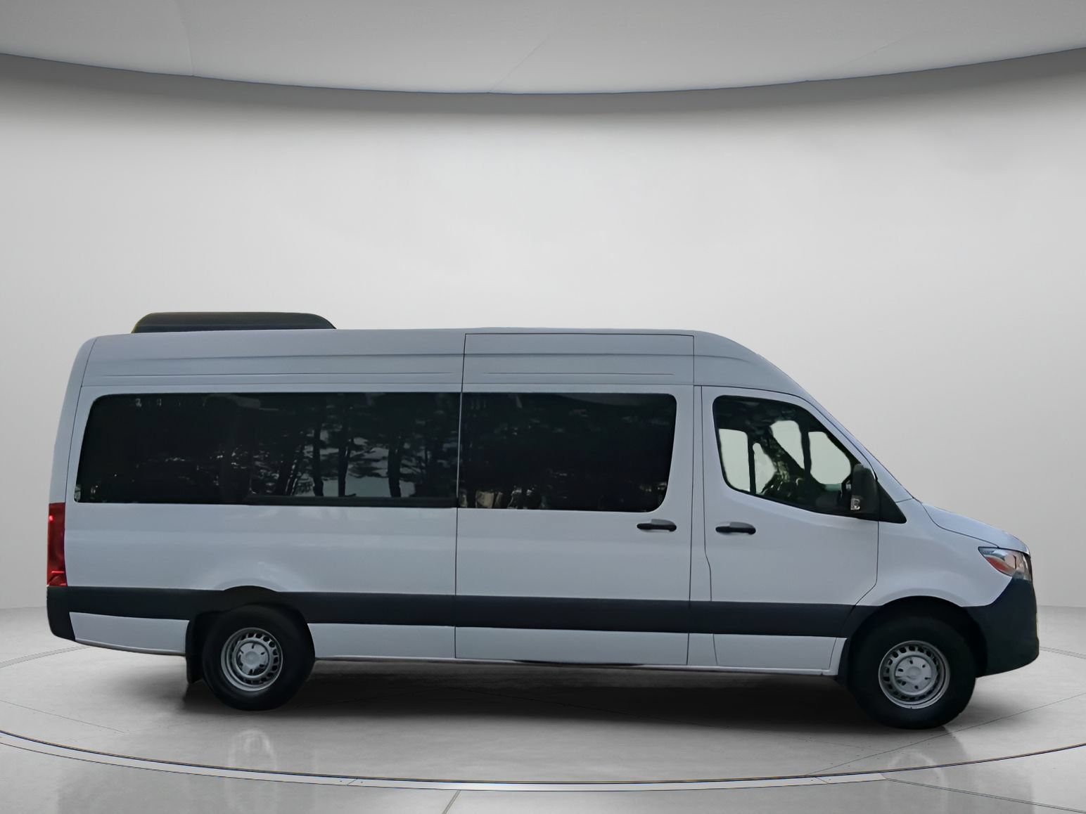 Used 2025 Mercedes-Benz Sprinter 2500 image 32