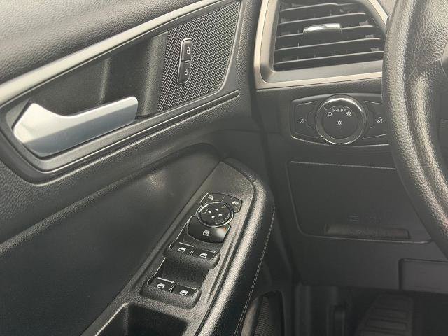 Certified 2022 Ford Edge SE w/ Black Appearance Package AWD/4WD image 19