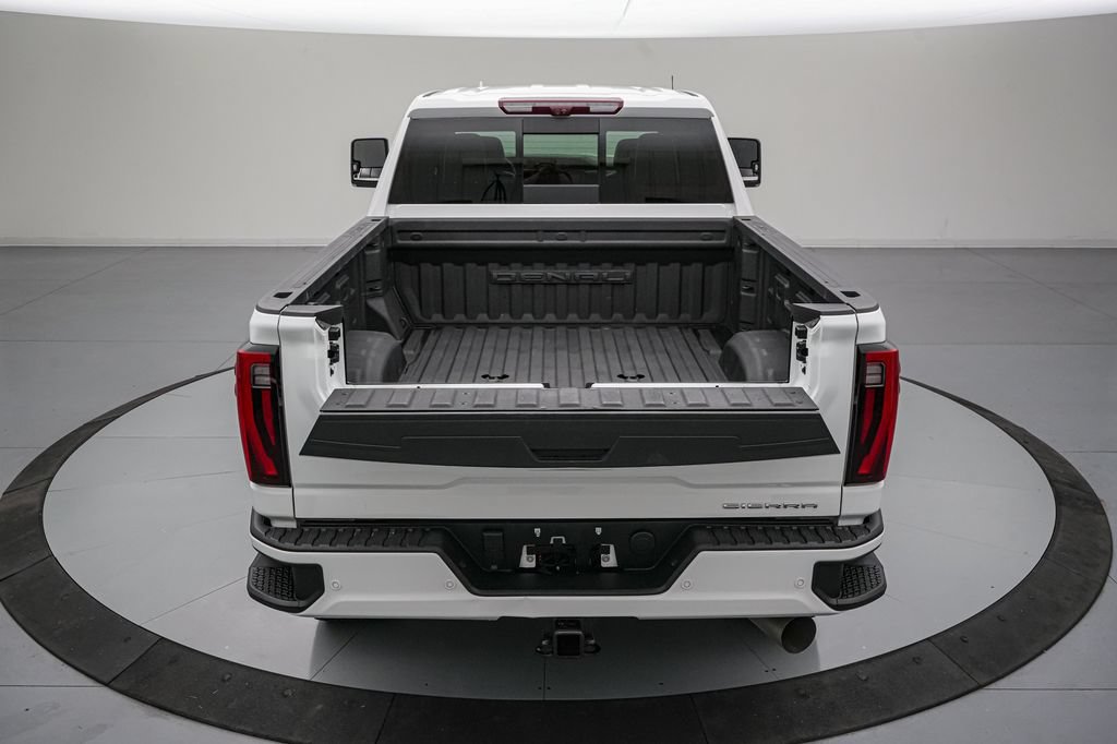 Used 2024 GMC Sierra 2500 Denali Ultimate AWD/4WD image 6