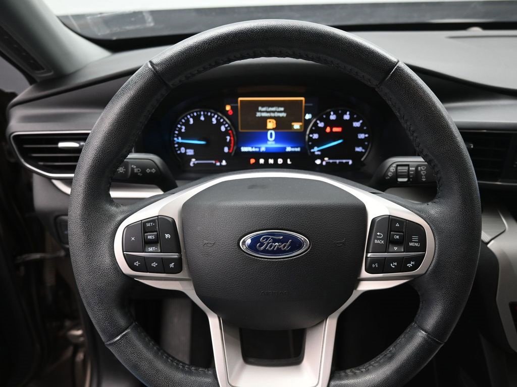 Certified 2021 Ford Explorer XLT w/ Equipment Group 202A image 30