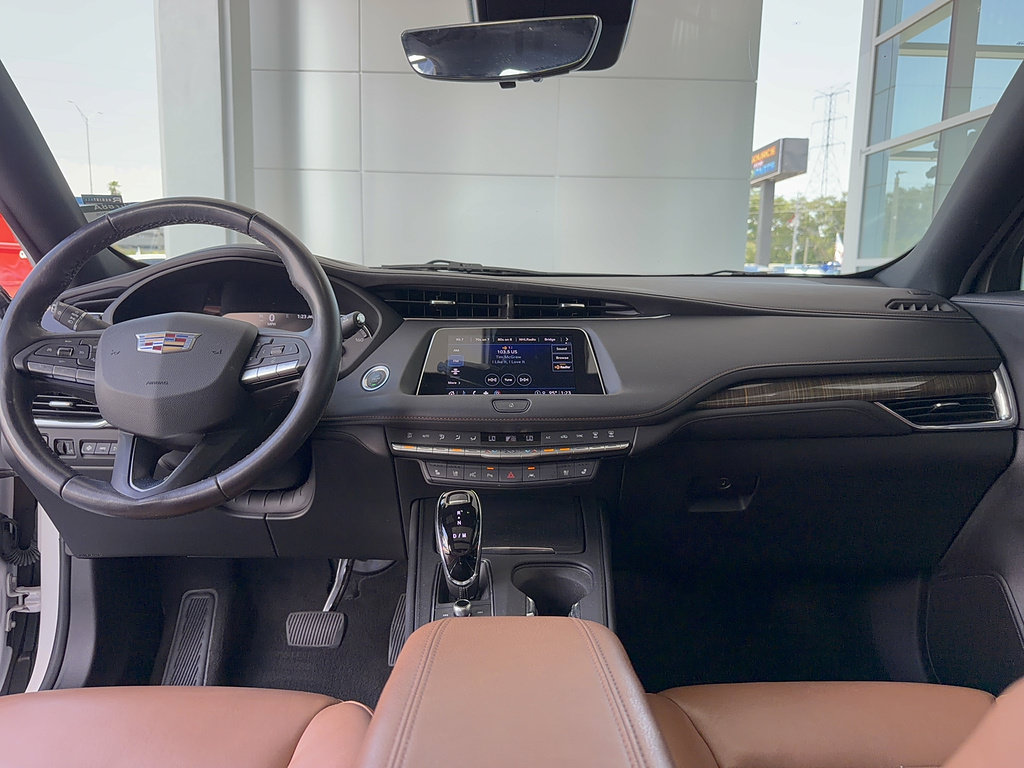 Used 2023 Cadillac XT4 Premium Luxury w/ Technology Package FWD image 27