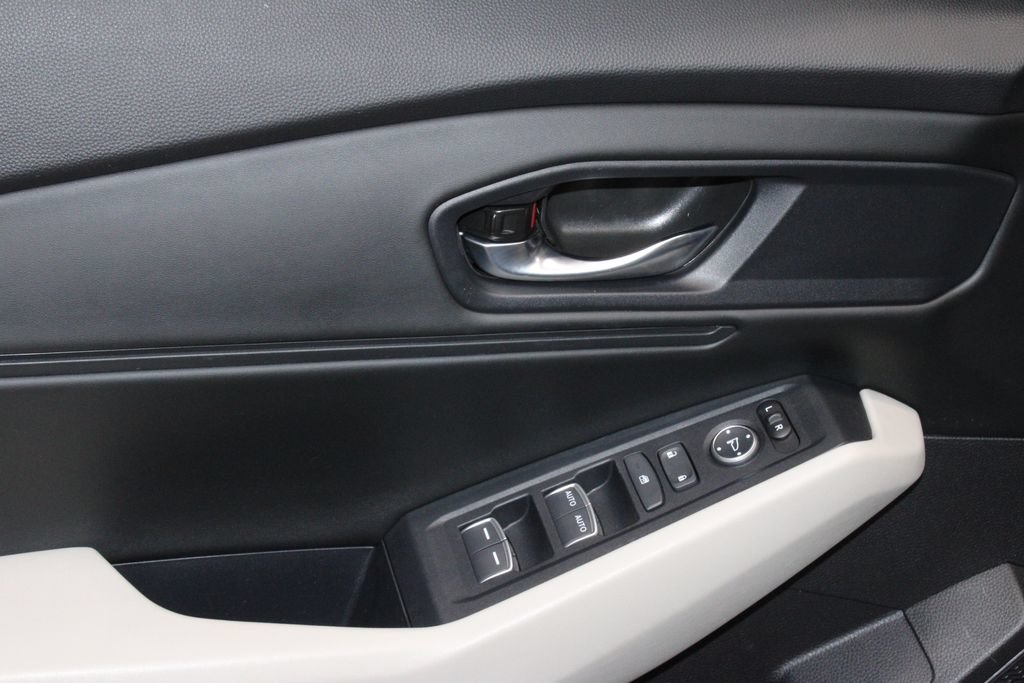 Used 2025 Honda Accord SE image 22