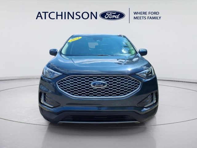 Certified 2024 Ford Edge SEL w/ Convenience Package AWD/4WD image 2