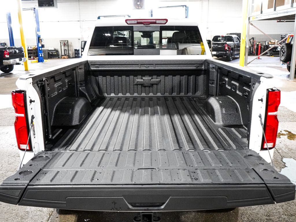 Used 2025 Chevrolet Silverado 2500 ZR2 w/ Technology Package AWD/4WD image 12