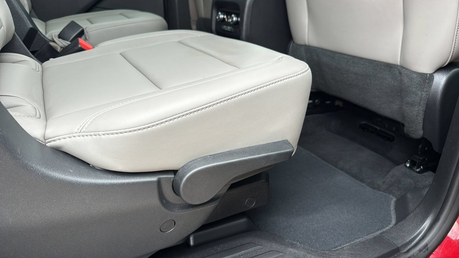 Used 2026 GMC Acadia Elevation w/ Elevation Premium Package FWD image 27