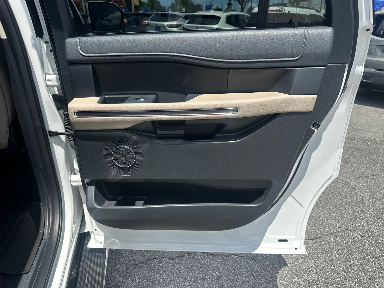 Certified 2023 Ford Expedition Max XLT RWD image 16