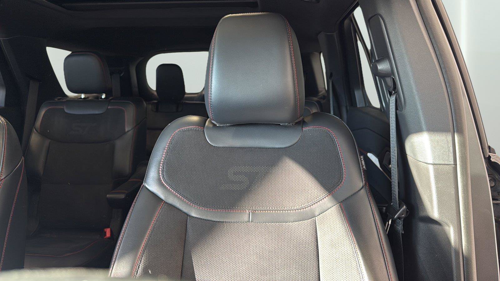 Certified 2025 Ford Explorer ST w/ Sun And Sound Package AWD/4WD image 24