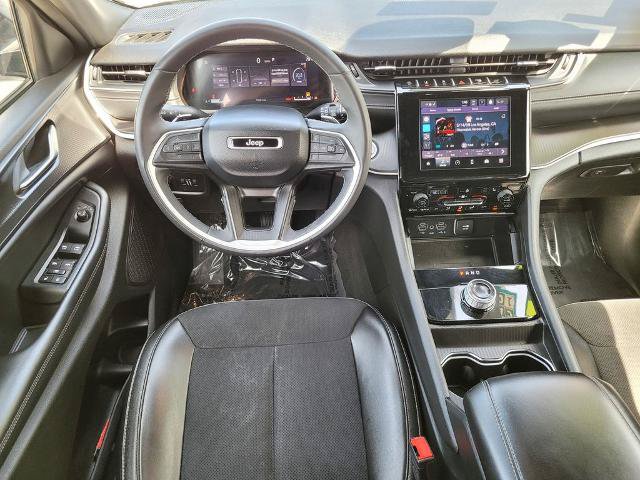 Used 2024 Jeep Grand Cherokee Altitude AWD/4WD image 12