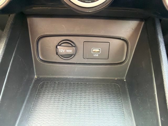 Used 2021 Hyundai Venue SE FWD image 22
