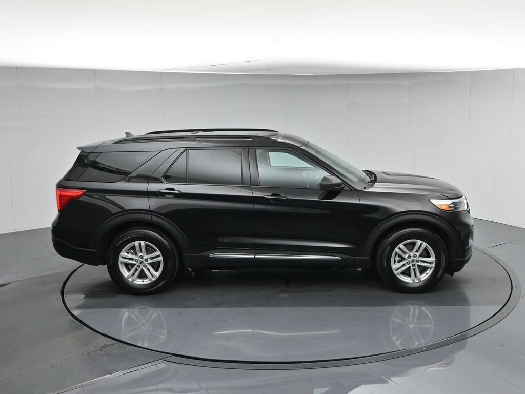 Certified 2024 Ford Explorer XLT RWD image 36