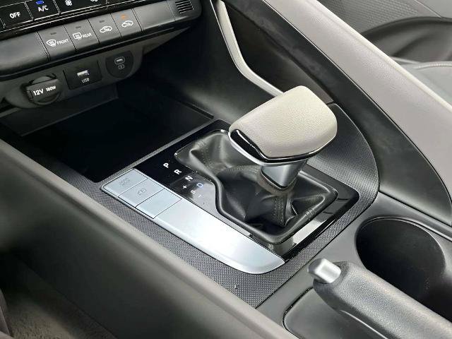 Used 2024 Hyundai Elantra SEL FWD image 29