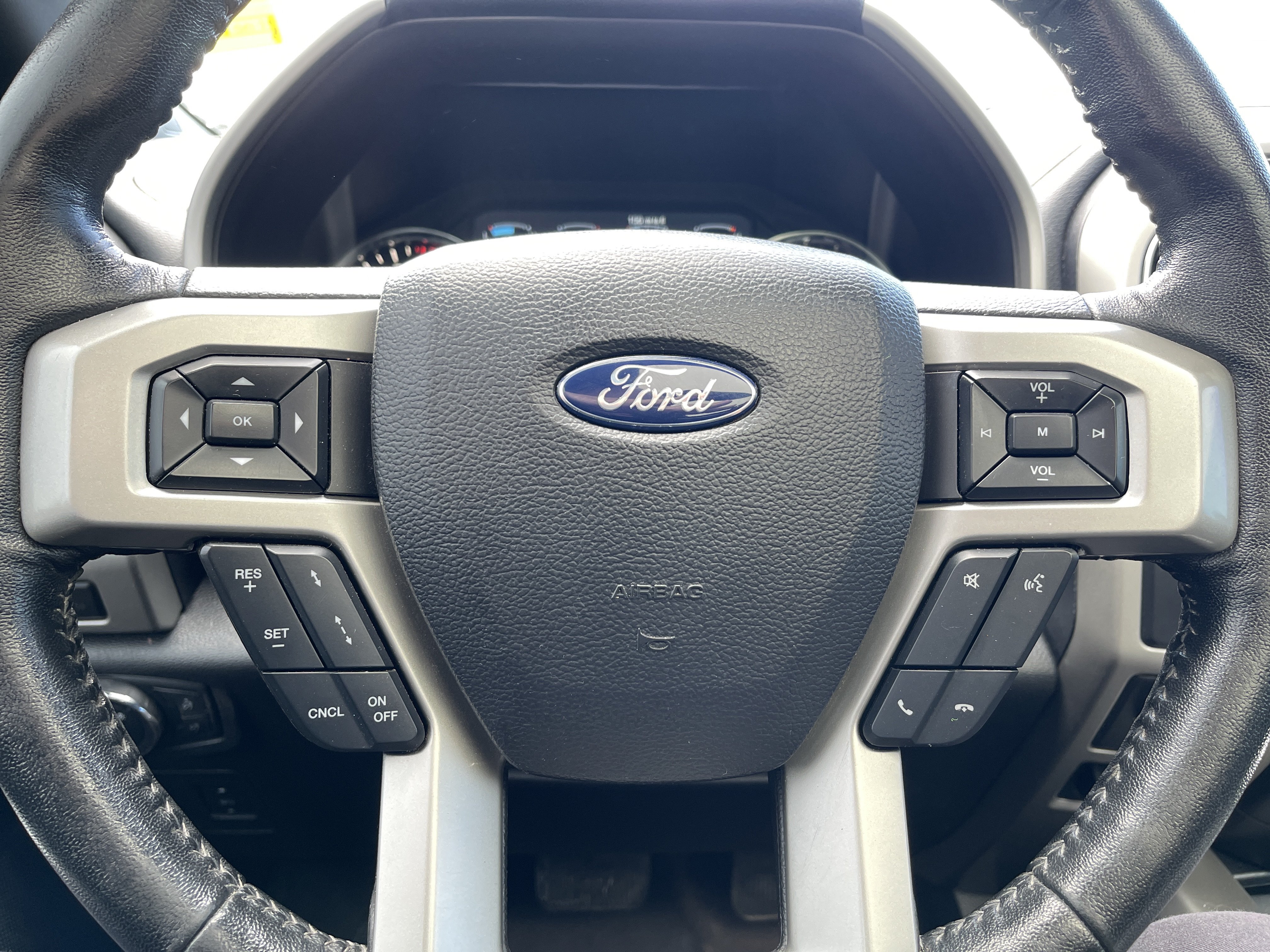 Certified 2020 Ford F150 Lariat w/ Equipment Group 502A Luxury AWD/4WD image 17