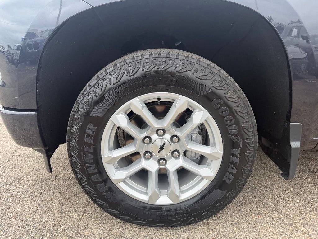 Used 2023 Chevrolet Silverado 1500 RST AWD/4WD image 12