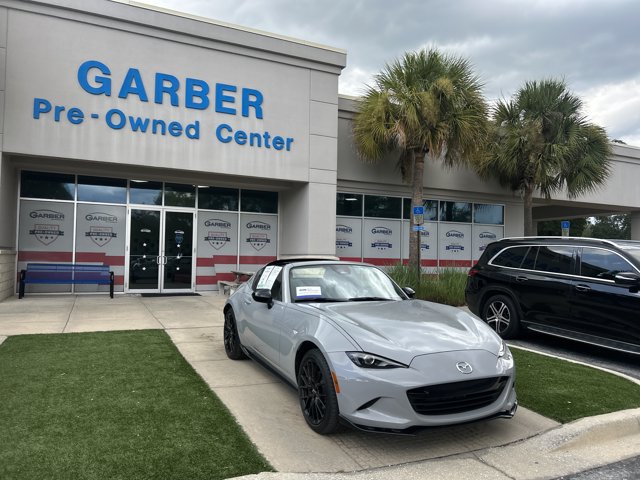 Used 2024 MAZDA MX-5 Miata RF Club RWD image 2