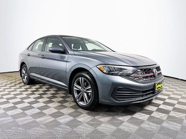 Used 2023 Volkswagen Jetta SE FWD image 1