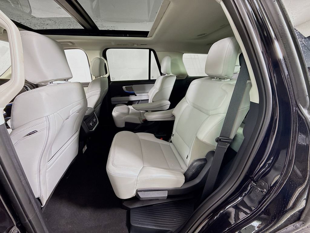 Certified 2025 Ford Expedition Platinum AWD/4WD image 26