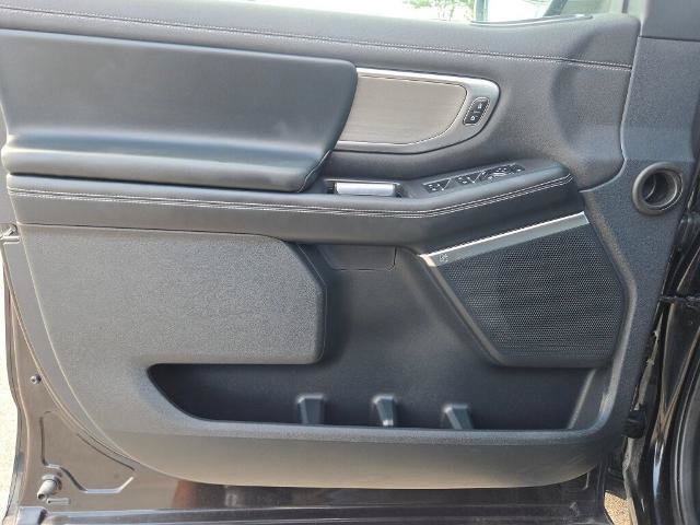 Certified 2025 Ford Expedition Platinum w/ Driver's Package AWD/4WD image 23