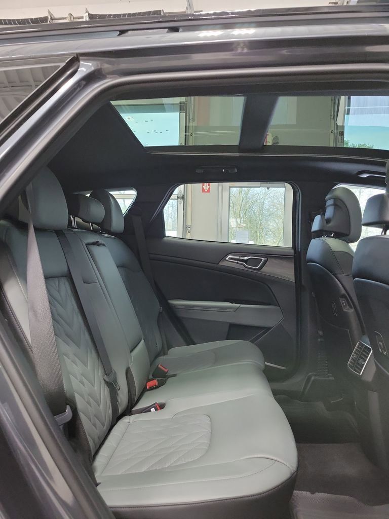 Used 2023 Kia Sportage X-Line w/ X-Line Premium Package AWD/4WD image 22