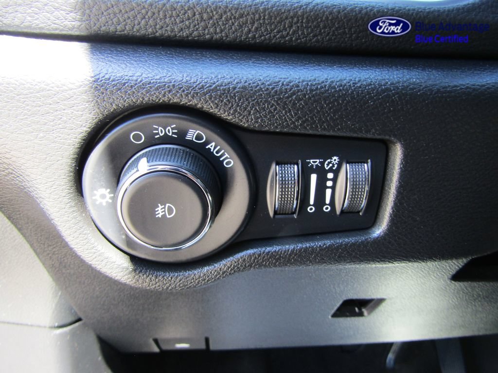 Used 2022 Chrysler Pacifica Limited w/ Uconnect Theater Family Group FWD image 33