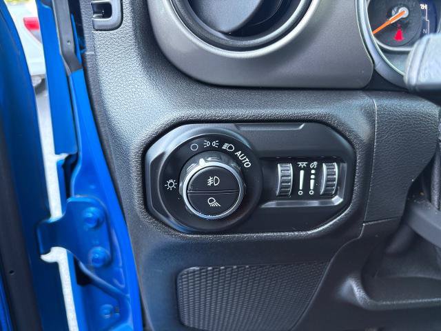 Used 2021 Jeep Gladiator Sport AWD/4WD image 15