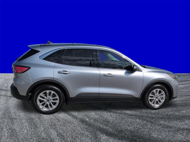 Certified 2021 Ford Escape SE w/ Convenience Package FWD image 3