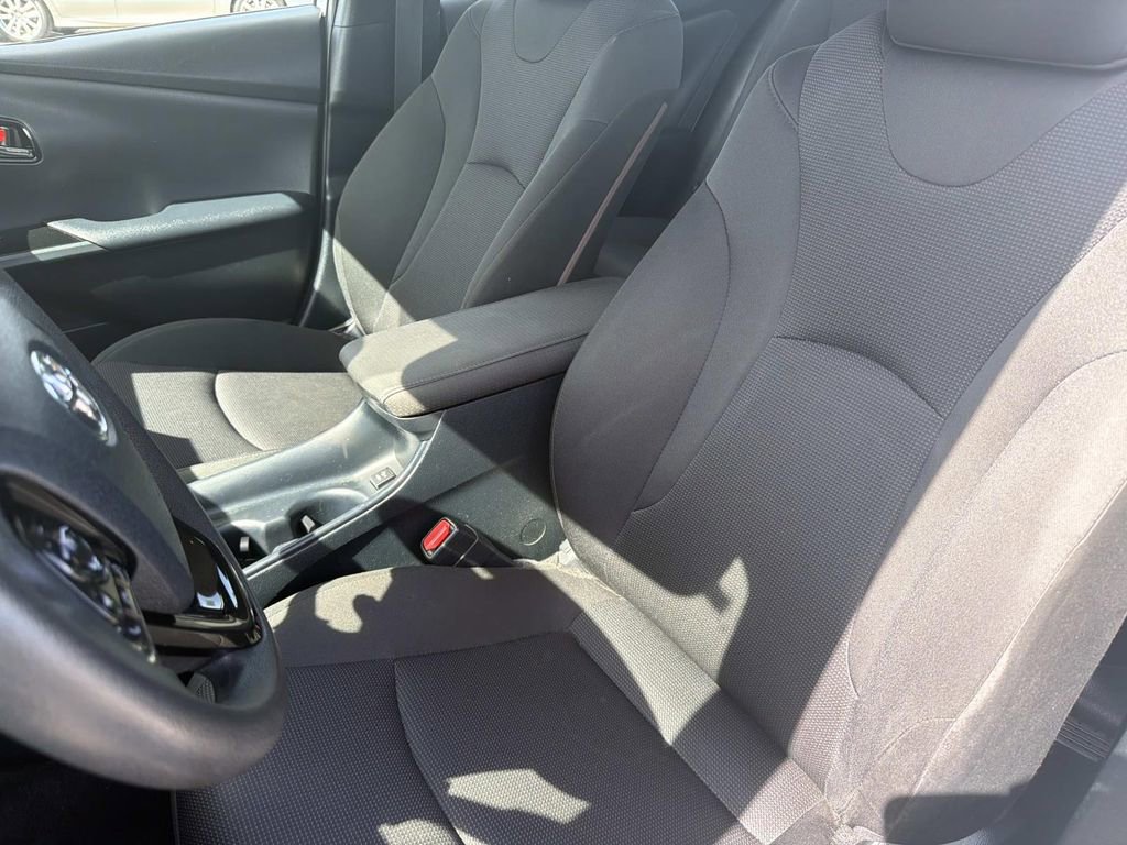 Used 2019 Toyota Prius L Eco w/ Carpet Mat Package FWD image 20