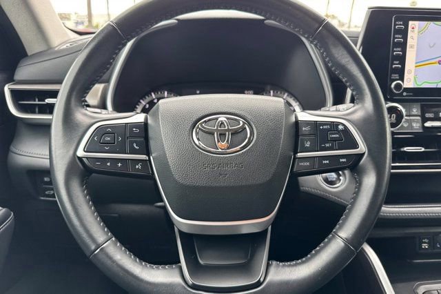 Used 2022 Toyota Highlander XLE image 27