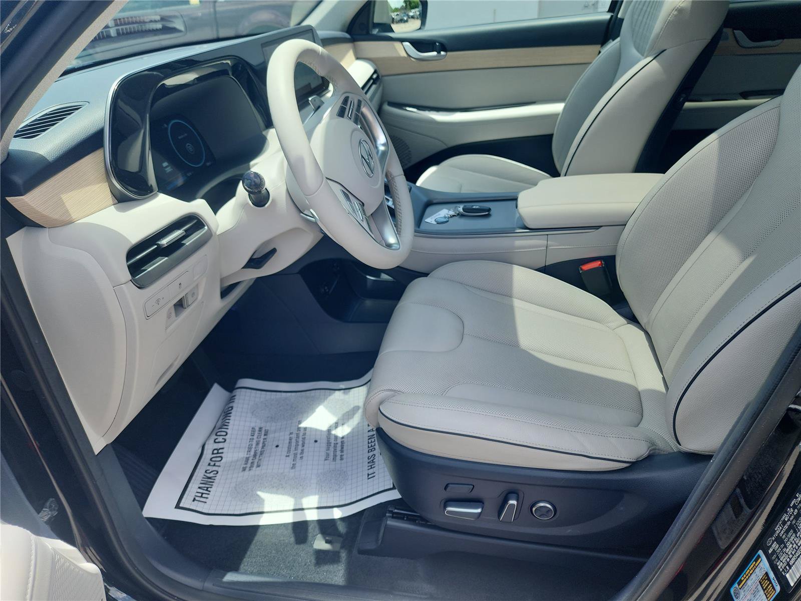 Used 2024 Hyundai Palisade Limited FWD image 12