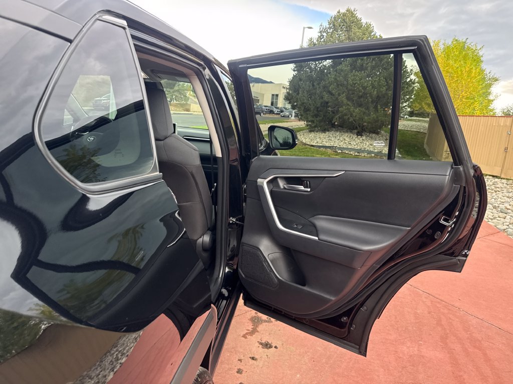 Used 2025 Toyota RAV4 XLE AWD/4WD image 23