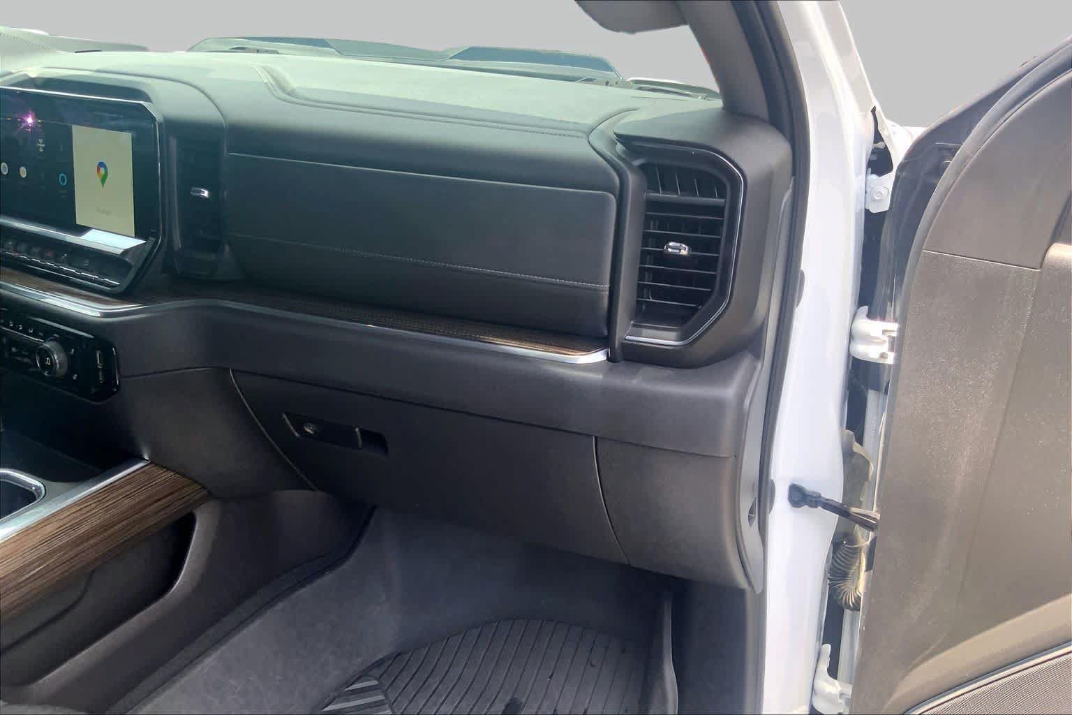 Used 2023 Chevrolet Silverado 1500 LT Trail Boss w/ Convenience Package II AWD/4WD image 19