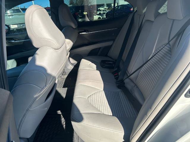 Used 2021 Toyota Camry SE w/ Cold Weather Package image 9