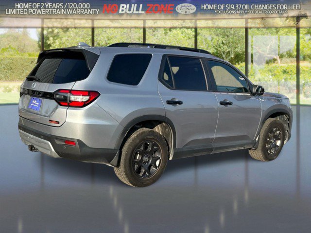 Used 2025 Honda Pilot TrailSport image 5