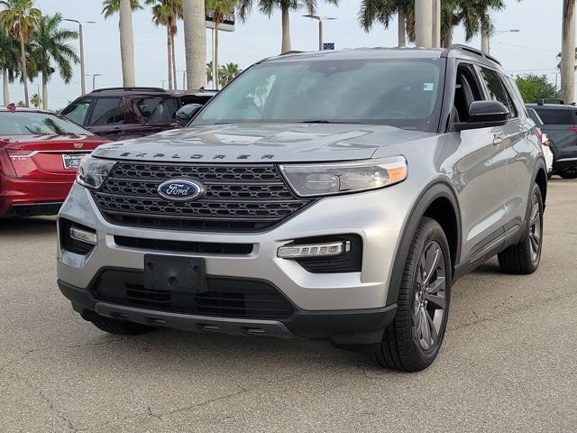Certified 2022 Ford Explorer XLT w/ Equipment Group 202A AWD/4WD image 3