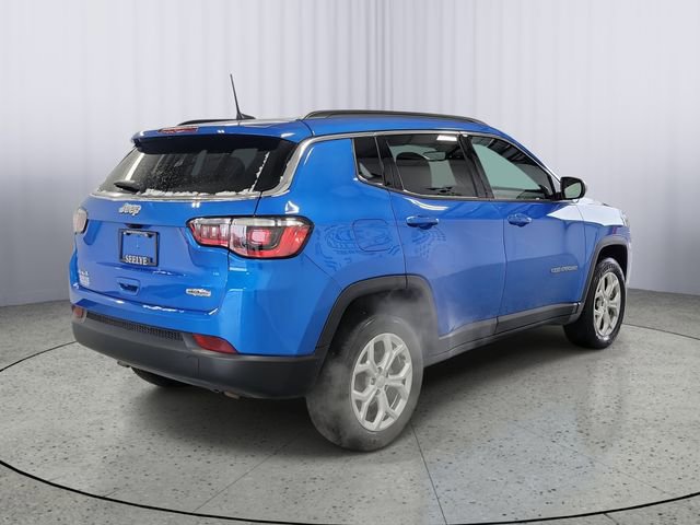 Used 2024 Jeep Compass Latitude w/ Convenience Group image 3